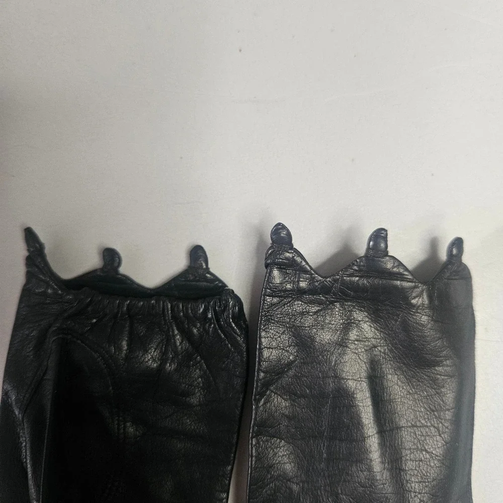 Vintage Black Leather Crown Scalloped Wrist Gloves EU 50 Gothic Regal 50s 60s